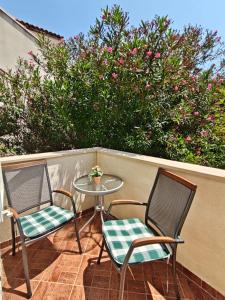Ein Balkon oder eine Terrasse in der Unterkunft Apartments Miljas