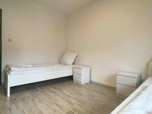 Fotografie z fotogalerie ubytování SAD252 Geräumig eingerichtete Monteurwohnung v destinaci Schwandorf in Bayern