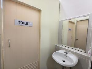 Ein Badezimmer in der Unterkunft TIMN Hostel Female Only