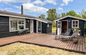 Budova, kde se prázdninový dům nachází + 6 fotografií