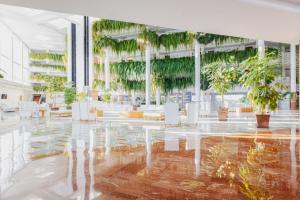 Restauracja lub miejsce do jedzenia w obiekcie Landmar Playa La Arena