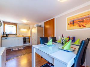 Kuchyň nebo kuchyňský kout v ubytování Special Apartment in Walchen with Private Terrace