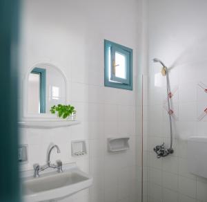 A bathroom at Armonia