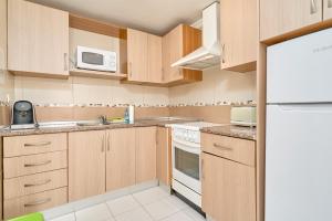 Kuchyňa alebo kuchynka v ubytovaní Large One Bed Apt