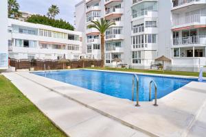 Bazén v ubytovaní Large One Bed Apt alebo v jeho blízkosti