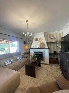 Χώρος καθιστικού στο Alegrias super nice villa just 7km to downtown