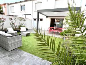 レ・サ​​ーブル・ドロンヌにあるMaison spacieuse au calme avec jardin - 3 chambres confortablesのギャラリーの写真