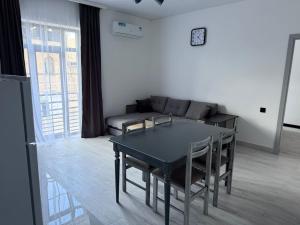 A seating area at Memory Apart Hotel