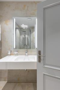 Koupelna v ubytování Roze Boutique Hotel