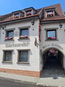 Budova, kde se hotel nachází