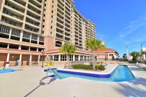 Bazén v ubytování Tilghman Resort Ocean View Paradise Aw Lazy River & Indoor Outdoor Pools nebo v jeho okolí