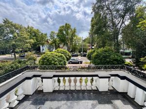 Taman di luar Weiße Villa -moderne und stilvolle Apartments - nahe HBF & CITY, MESSE, ÖVB