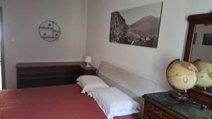 Gallery image of CASA MARIA lafinestrasulgarda in Limone sul Garda