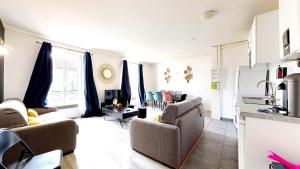Η κουζίνα ή μικρή κουζίνα στο 802 Suite Lovely's - Superb Apartment
