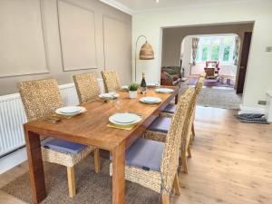 Χώρος καθιστικού στο Stylish 3-Bedroom House with big Garden & Parking