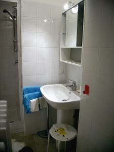 A bathroom at A un Passo dai Sassi