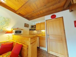 Køkken eller tekøkken på Centre, 2 pièces + mezzanine, balcon, ascenseur, 6 couchages - FR-1-241-59