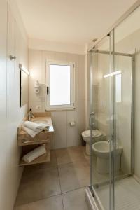 Ένα μπάνιο στο I Giardini di Athena- Athena Resort