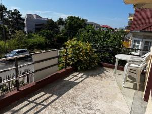 Un balcon sau o terasă la Casa Amaradia