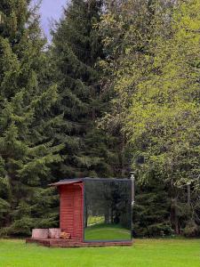 Zahrada ubytování Roheluse metsamaja with hot tub and sauna + 22 fotografií