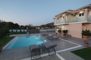 Gallery image of Louvre Sidari Suite in Peroulades