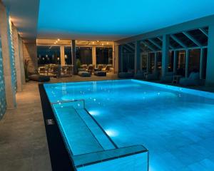 Bazén v ubytování Grand Hotel Seeschlösschen Sea Retreat & SPA nebo v jeho okolí