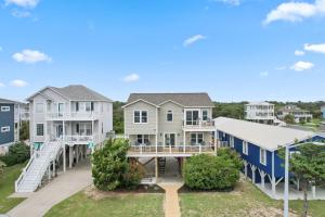 an aerial view of a row of homes at Chipps Ahoy in Oak Island