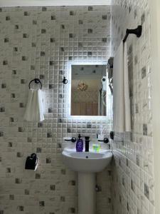Un baño de Shine Hill შაინ ჰილი