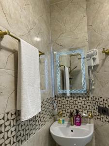 Un baño de Shine Hill შაინ ჰილი
