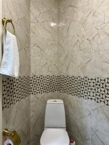 Un baño de Shine Hill შაინ ჰილი