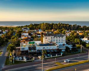 モンテビデオにあるホテル バハマズの海の空の景色