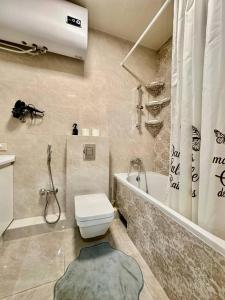O baie la Апартаменты у Моря с Терассой в Аркадии +44 fotografii