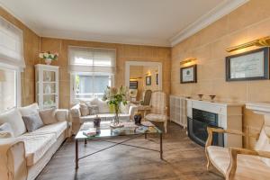 Posezení v ubytování Brit Hôtel Confort Cléria Lorient Centre