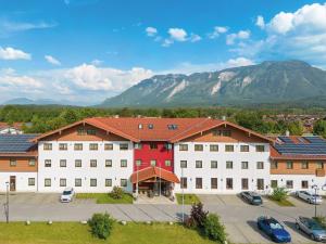 Ein allgemeiner Bergblick oder ein Berglick von des Hotels aus