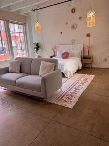 Gambar di galeri bagi Loft in Downtown Los Angeles di Los Angeles