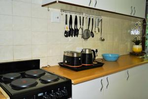 Gallery image of Breeze & Bliss Beach House 300m Walk to the Beach! in Pennington