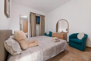 A bed or beds in a room at Liivv House Apartment - Lake Como