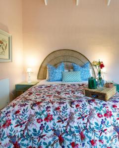Ένα ή περισσότερα κρεβάτια σε δωμάτιο στο Cripps Cottage, Cheverells Farm +19 φωτογραφίες