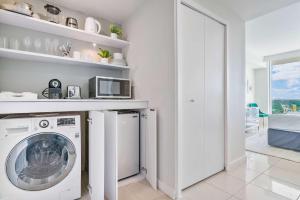 Køkken eller tekøkken på MVR Suite in Grove-s Best-Kept Secret + 21 billeder