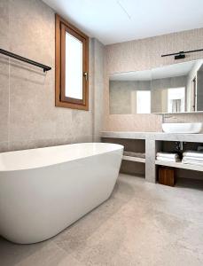 Koupelna v ubytování Casa Del Estrecho - Luxury House + 35 fotografií