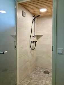 Et badeværelse på Studio with private entrance