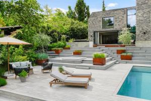 Πισίνα στο ή κοντά στο Architectural luxurious villa