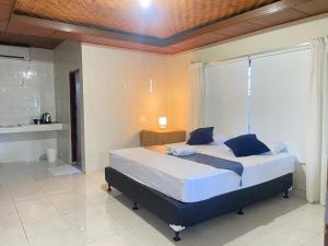 Foto dalla galleria di LS Hotel - 5 Minutes to the Beach by Micky Studio a Kuta