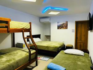 Afbeelding uit fotogalerij van YelaMar House in Ciudadela Costa de Oro +22 foto's