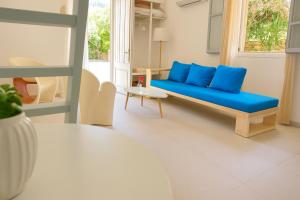 A seating area at Koukouapartments & Suites