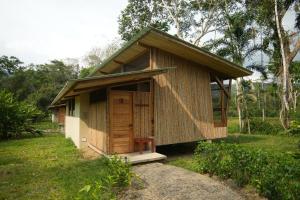 Το κτήριο όπου στεγάζεται  το καταφύγιο +5 φωτογραφίες