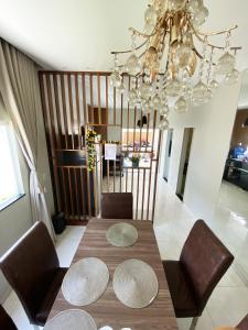 Khu vực ghế ngồi tại Casa para COP-30 Porto Marina Residence