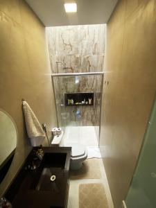 Phòng tắm tại Casa para COP-30 Porto Marina Residence