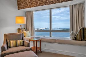 O zonă de relaxare la Four Seasons Miami Two Bedroom - 2Bath Ocean view Suite - Amazing views +54 fotografii