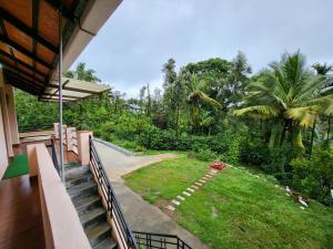 Κήπος έξω από το GoodVibes Homestay - Pvt Stream, Home Food, Coffee Estate
